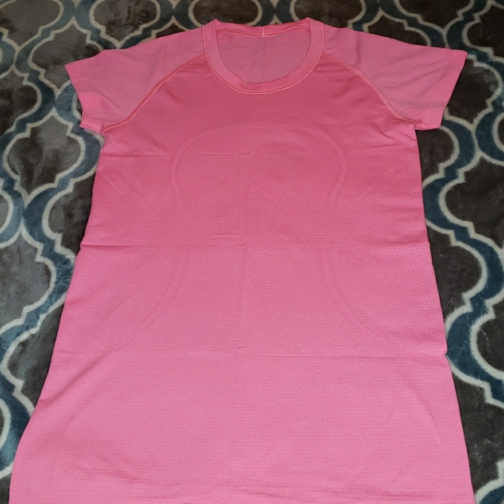 Lululemon top. 6.